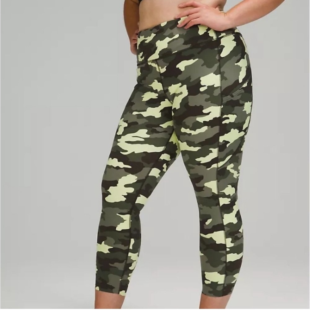 Lululemon Size 10 Camo Leggings Capri